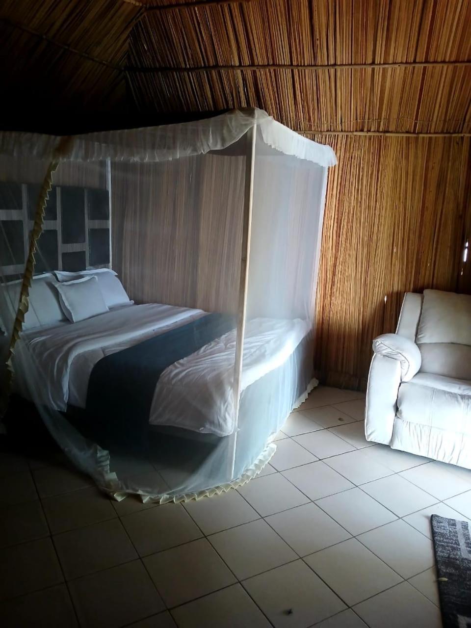 Ches Bay Resort Nangina Buitenkant foto