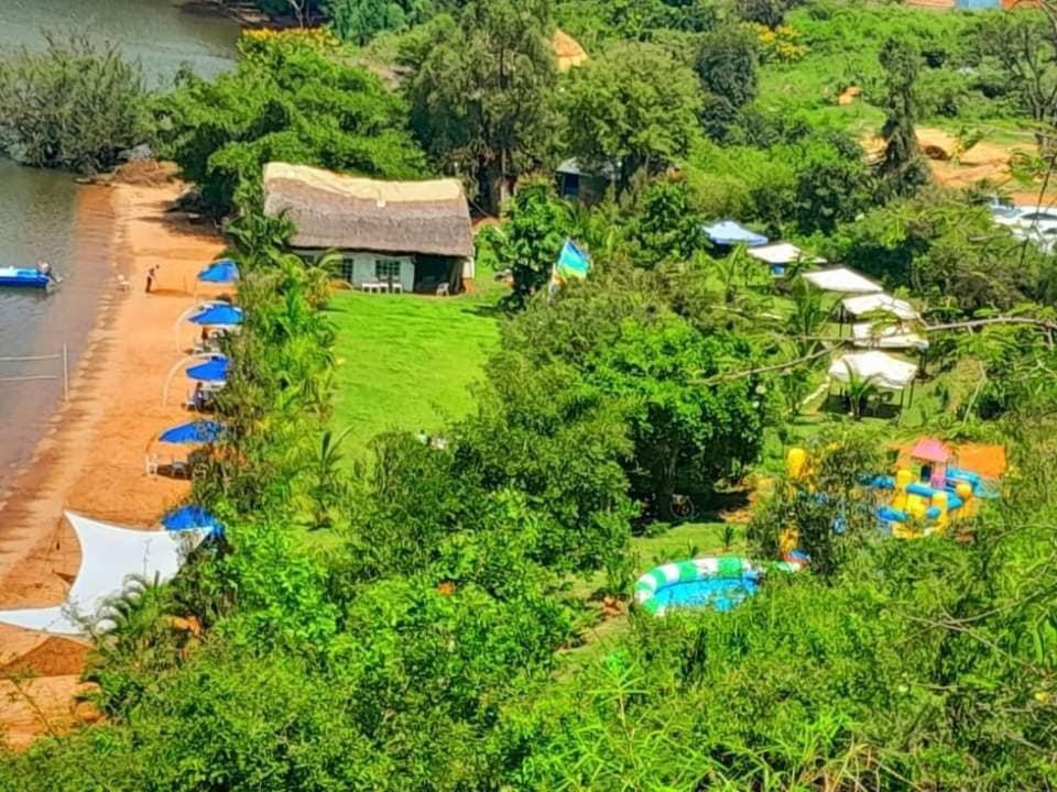 Ches Bay Resort Nangina Buitenkant foto
